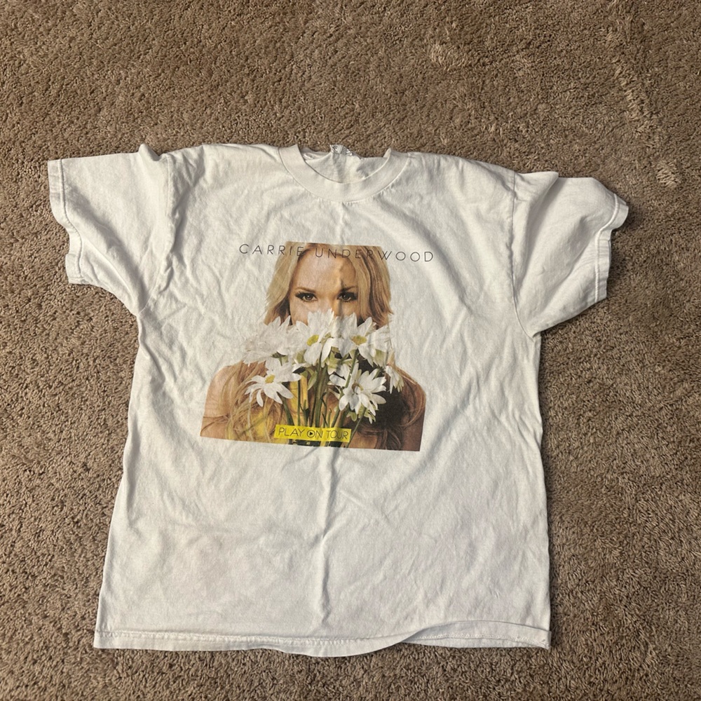 Carrie Underwood Unisex 2010 Play On Tour Date T-Shirt